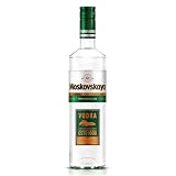Moskovskaya Osobaya Vodka - 70cl (700ml / 0,7L) - 38% Vol. - Destilada con ingredientes naturales - Ideal para cócteles, chupitos o con hielo - Elaborado en Riga, Letonia