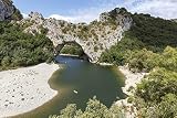 **Guía y Comparativa de los Mejores Vinos y Bodegas en Gorges de l’Ardèche**
